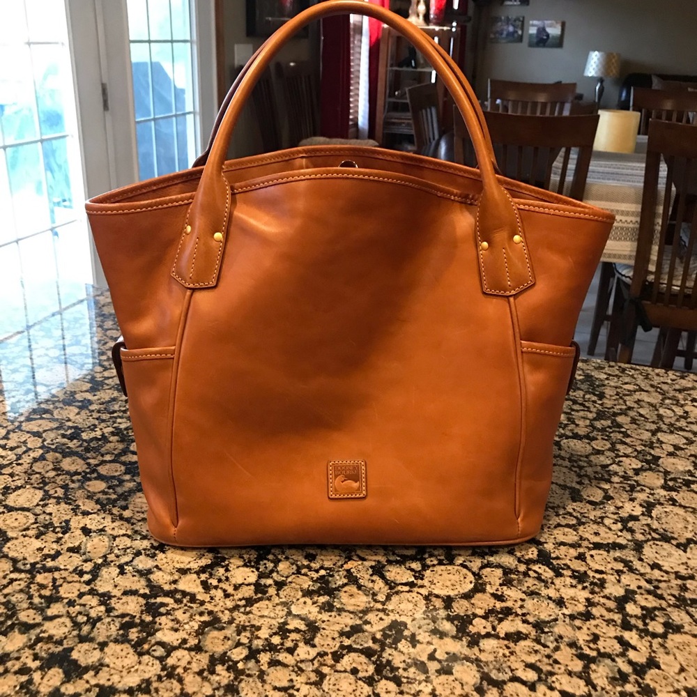 Dooney and Bourke tote